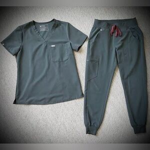 Figs BONSAI ( mossy green color)  Scrub Set.